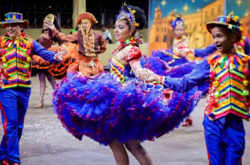 
				
					'Fazenda Lampião' vence o festival de quadrilhas juninas de João Pessoa
				
				