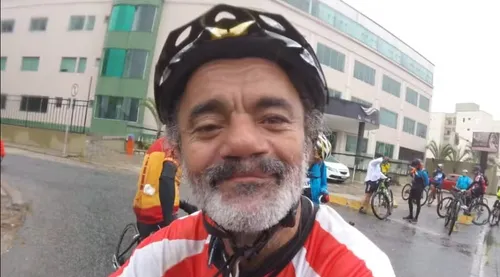 
				
					Homem pedala quase 3 mil km de São Paulo à Paraíba para rever o pai
				
				