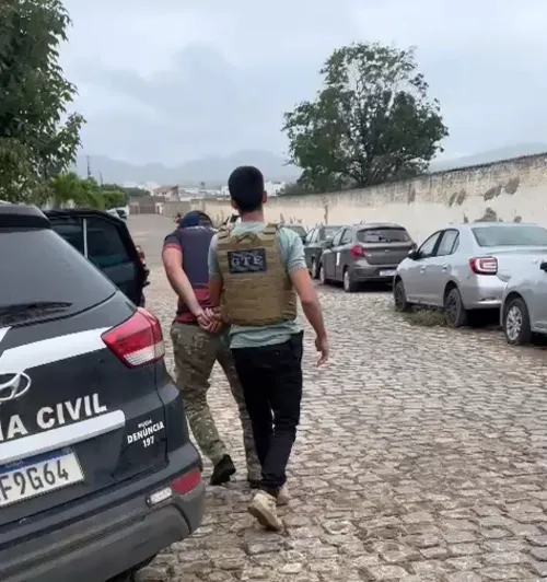 
				
					Suspeito de matar empresário no Espírito Santo é preso na Paraíba
				
				