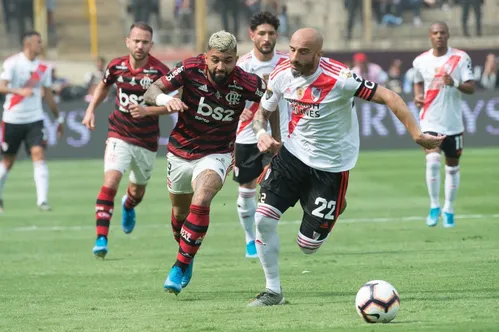 
				
					IA projeta confrontos das oitavas de final da Libertadores 2025; veja
				
				