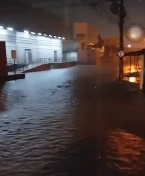 
				
					João Pessoa e Região Metropolitana enfrentam alagamentos e queda de árvore após chuvas intensas
				
				