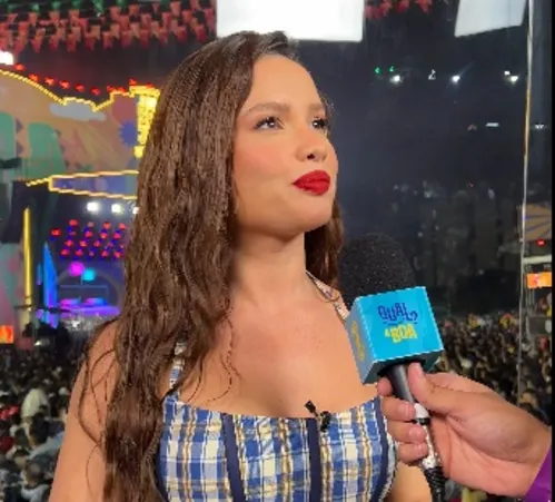 
				
					Juliette diz que quer ser feliz “seja em cima do palco, seja embaixo”
				
				