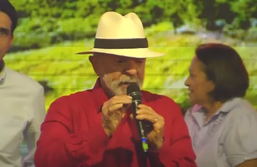 
				
					Lula na Paraíba: presidente anuncia programa para reduzir espera por médicos especialistas
				
				