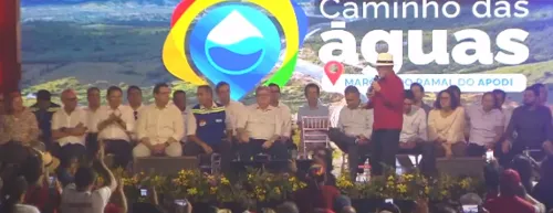 
				
					Lula entrega primeiro trecho de obra do Ramal do Apodi; 750 mil vo ser beneficiados
				
				