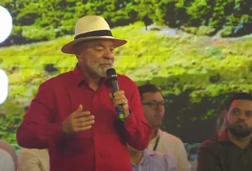
				
					Lula na Paraíba: presidente anuncia programa para reduzir espera por médicos especialistas
				
				