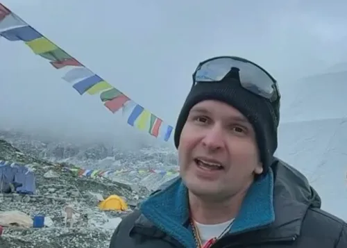 
				
					Mais caro que um carro de luxo: saiba quanto custa subir ao topo do Monte Everest
				
				