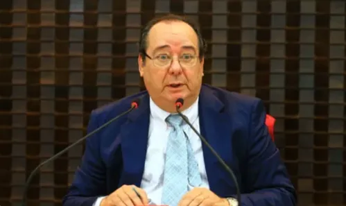 
				
					Presidente do TCE-PB pede desculpas por erro sobre morte de Arthur Cunha Lima
				
				