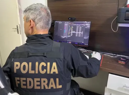 
				
					PF deflagra Operação contra grupo hacker suspeito de desviar dinheiro de prefeitura no Sertão
				
				