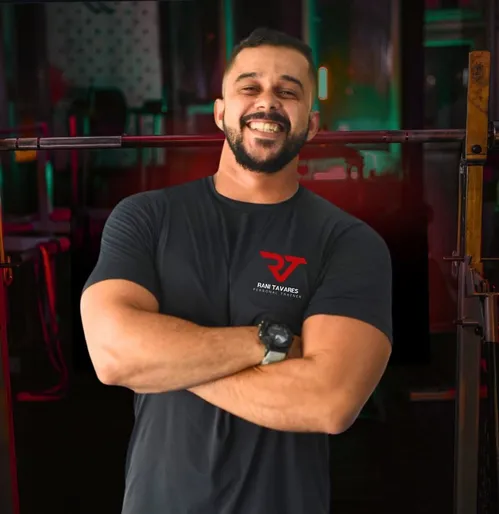 
				
					Personal trainer gravado agredindo mulher é proibido de ficar a menos de 100 metros da vítima
				
				