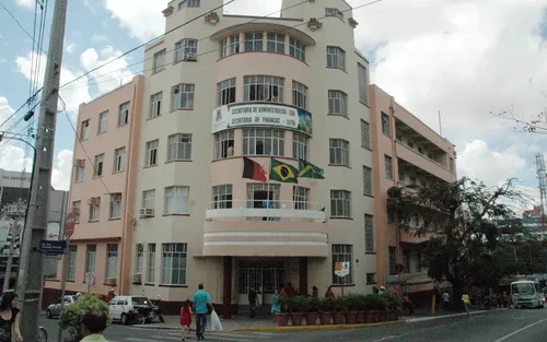 
				
					Prefeitura de Campina decreta dois pontos facultativos e servidores terão 'folga' de seis dias
				
				