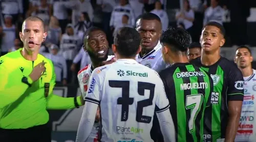 
				
					Protocolo Antirracista muda a postura do futebol: entenda como funciona e o que prevê
				
				