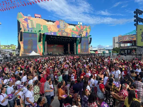 
				
					Recordes de maior quadrilha junina e bolo de milho do país são superados em Campina Grande
				
				