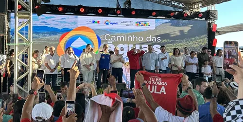 
				
					Ribeiros ausentes e Cícero presente: as percepções do palanque de Lula ontem na Paraíba
				
				