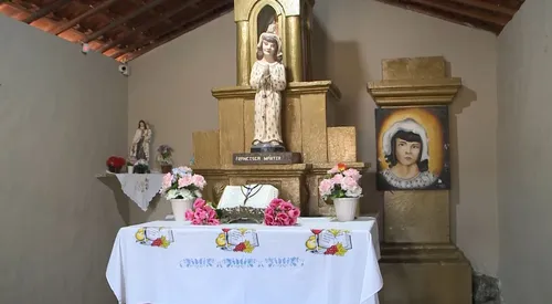 
				
					Santinhas, as milagreiras da Paraba: a Cruz da Menina de Patos
				
				