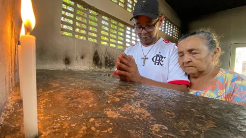 
				
					Santinhas, as milagreiras da Paraba: a Cruz da Menina de Patos
				
				