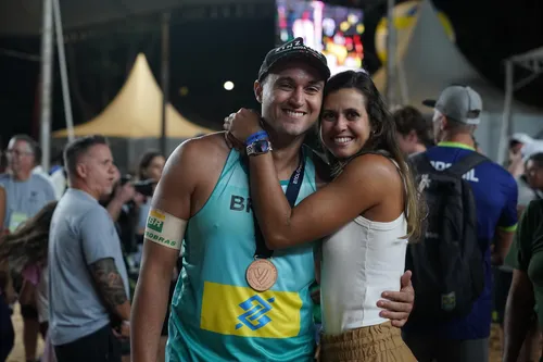 
				
					Sorte no jogo e no amor:  Andressa e George comemoram parceria de mais de uma década
				
				