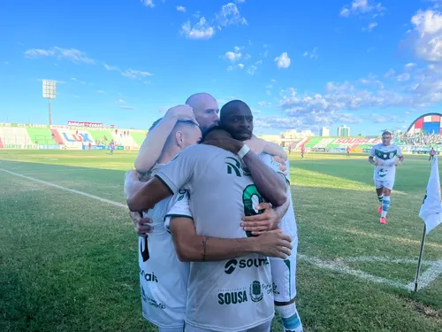 
				
					Sousa goleia o Ferroviário por 4 a 0 e conquista sua primeira vitória na Série D 2025
				
				