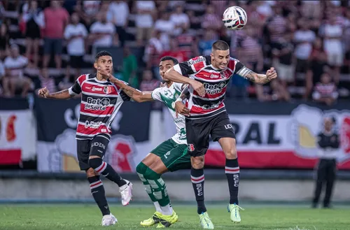 
				
					Sousa perde para o Santa Cruz no Arruda e volta para lanterna do Grupo 3 da Série D
				
				