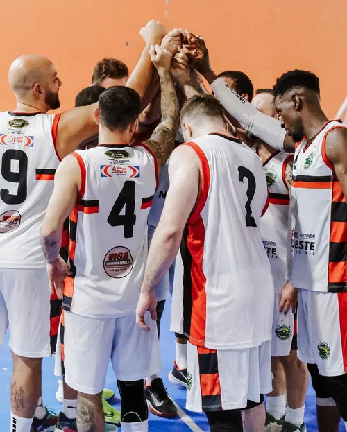 
				
					Supercopa Paraíba de Basquete: Half Stars bate Auto Esporte-PB e é campeão; ACBBM fica em 3º
				
				