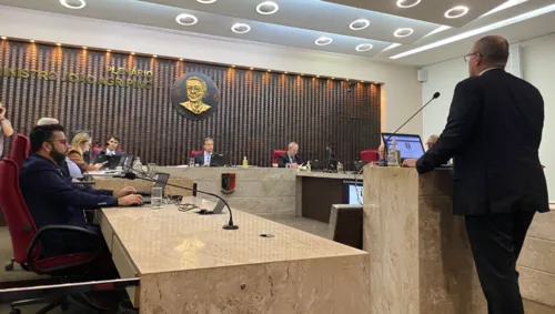 
				
					TCE-PB aponta excesso de contratações temporárias em 178 das 223 prefeituras da Paraíba
				
				