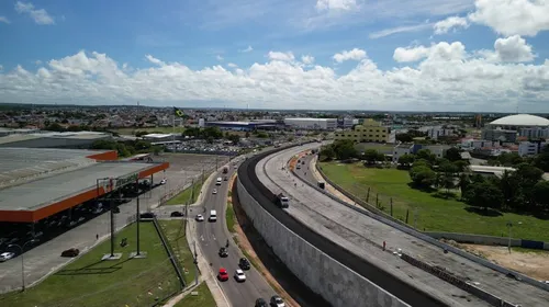 
				
					Trânsito é liberado no Viaduto de Água Fria, em João Pessoa
				
				