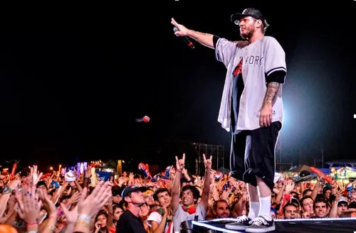 
				
					Tributo 'Só Os Loucos Sabem Tributo', em Campina Grande
				
				