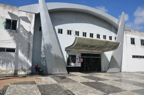 
				
					Veja as 1.884 vagas de emprego disponíveis nos Sines esta semana
				
				