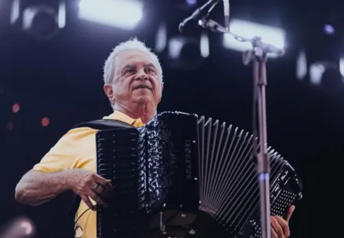 
					São João de Campina Grande termina com shows de Flávio José e Pablo
				
				