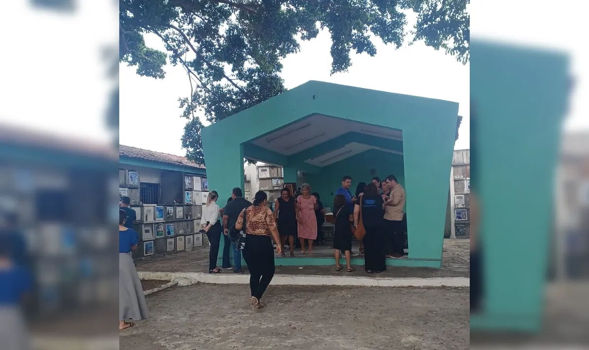 Corpo do homem morto por leoa após invadir recinto na Bica é sepultado, em João Pessoa