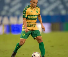 Após 756 dias sem atuar, Nino Paraíba estreia pelo Cuiabá na Série B contra o Atlético-GO