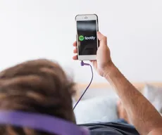 Artistas mais ouvidos e músicas mais tocadas de 2025: confira lista do Spotify