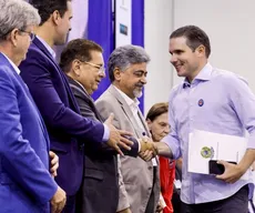 Base vive clima 'ninguém solta a mão de ninguém'; oposição também aguarda virada de chave