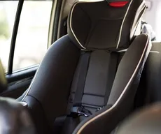 Lei obriga locadoras de veículos a oferecer cadeirinhas infantis gratuitas na Paraíba