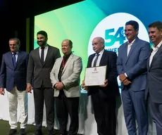 Comenda José Carlos da Silva Júnior é entregue a presidente da Unimed João Pessoa