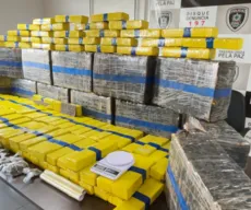 Duas pessoas são presas e meia tonelada de droga é apreendida em uma casa, em João Pessoa