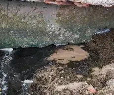 Prefeitura de João Pessoa notifica Cagepa para corrigir vazamento de esgoto na orla