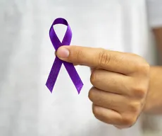 Fevereiro Roxo: entenda os direitos de pessoas com fibromialgia e como acessar benefícios