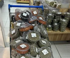 Fiscalização autua supermercado após identificar 360 produtos vencidos à venda em Juazeirinho