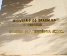 Governo adia por 90 dias portaria que muda trabalho em feriados no comércio