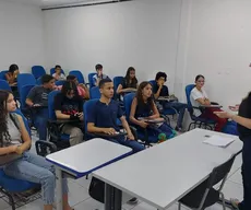 Inscrições para cursos de idiomas e libras no Celest são abertas neste sábado (24)