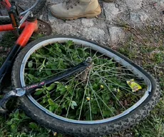 Irmãos morrem atropelados por caminhão de lixo em Sousa