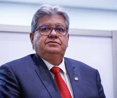 Governador João Azevedo recebe alta hospitalar após cirurgia em João Pessoa