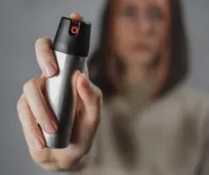 Lei que autoriza venda de spray de pimenta para mulheres é aprovada; veja regras
