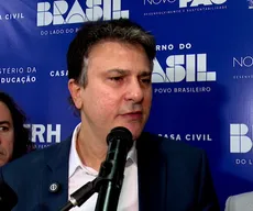 Ministro da Educação diz que reajuste do piso dos professores depende da correção da inflação