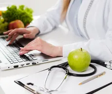 Nutricionistas são proibidos de usar inteligência artificial para simular resultados clínicos