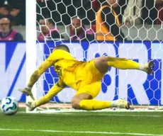 Paraibanos Santos e Hulk brilham em noite de Copa do Brasil