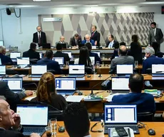 Por unanimidade, CCJ do Senado rejeita e enterra PEC da Blindagem