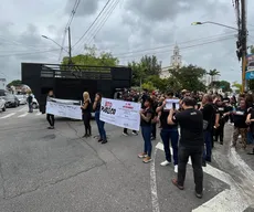 Protesto dos servidores da Fundac por reajuste salarial interdita avenida, em João Pessoa