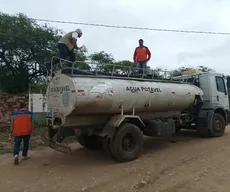 Suspensão do abastecimento de água por carros-pipa em 14 cidades da PB começa segunda (1º)