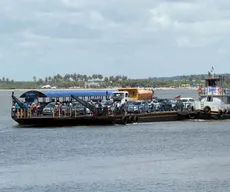 Balsa fica à deriva entre Cabedelo e Costinha após precisar de reparo